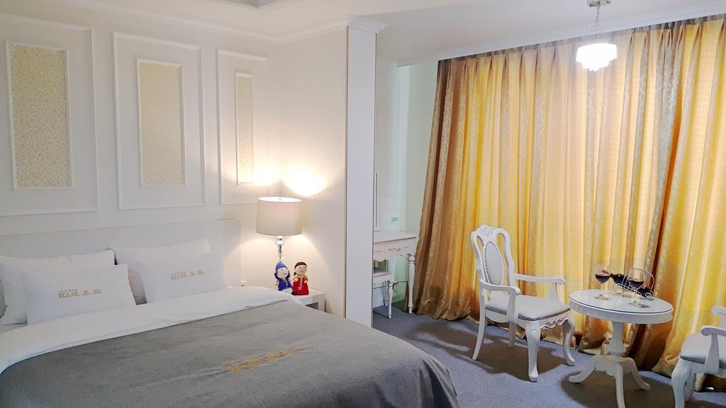 Royal Deluxe Double Room